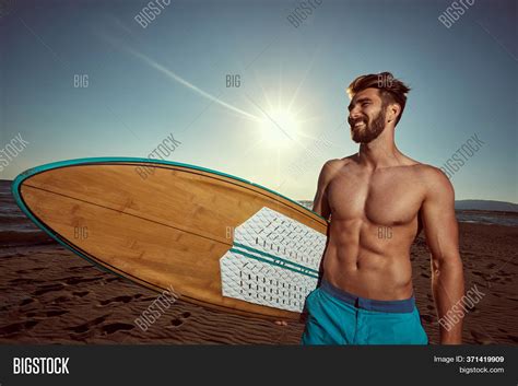 mensurfer|Men at Play .